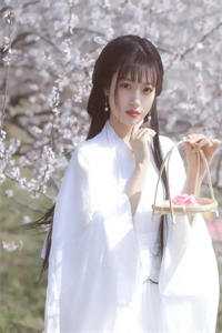 山那边的月光
