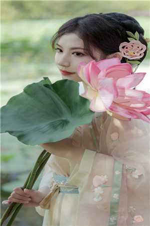 小三的儿子大闹我女儿的满月酒，天亮后我抱着军功章跪求公道