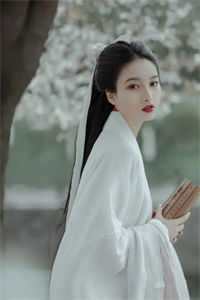 卡牌世界，开局收服校花妈妈宠物