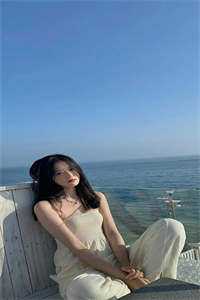 星辰与玫瑰：跨越时空的爱恋