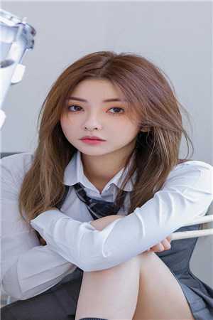 未婚夫秘书抢我头等舱，我直接退婚